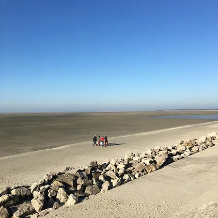 Holiday home Maison Spacieuse Avec Jardin Et Feu De Bois Et Parking Gratuit Pour 3 Voiture *