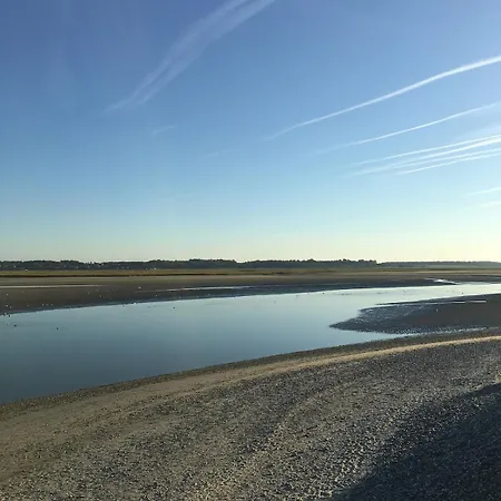 Maison Spacieuse Avec Jardin Et Feu De Bois Et Parking Gratuit Pour 3 Voiture