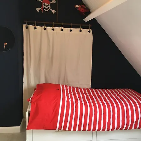 Maison Spacieuse Avec Jardin Et Feu De Bois Et Parking Gratuit Pour 3 Voiture