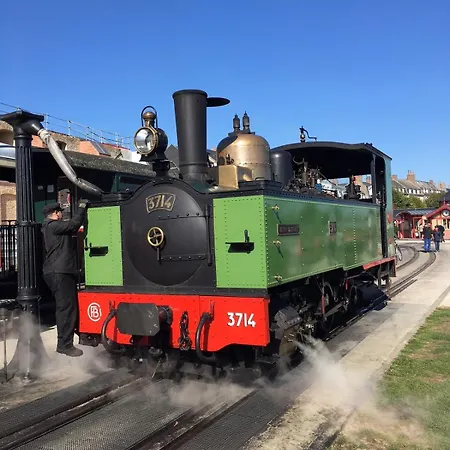 Maison Spacieuse Avec Jardin Et Feu De Bois Et Parking Gratuit Pour 3 Voiture *